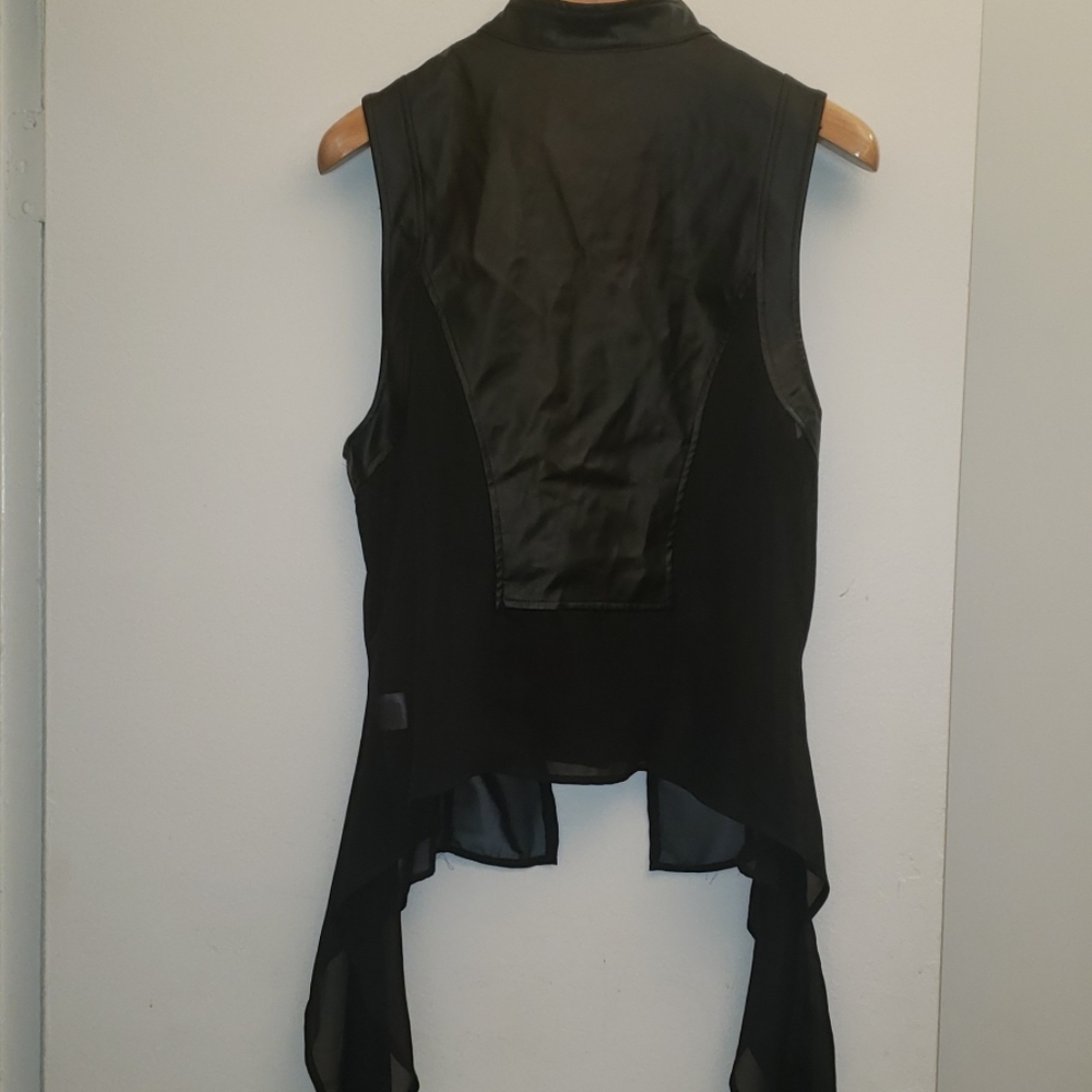 ToTo Collection vest - Picture 2 of 5